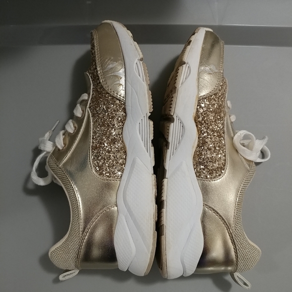 🎉HOST PICK🎉Children's Place Gold Glitter Sneakers Girls 5 - Picture 12 of 16